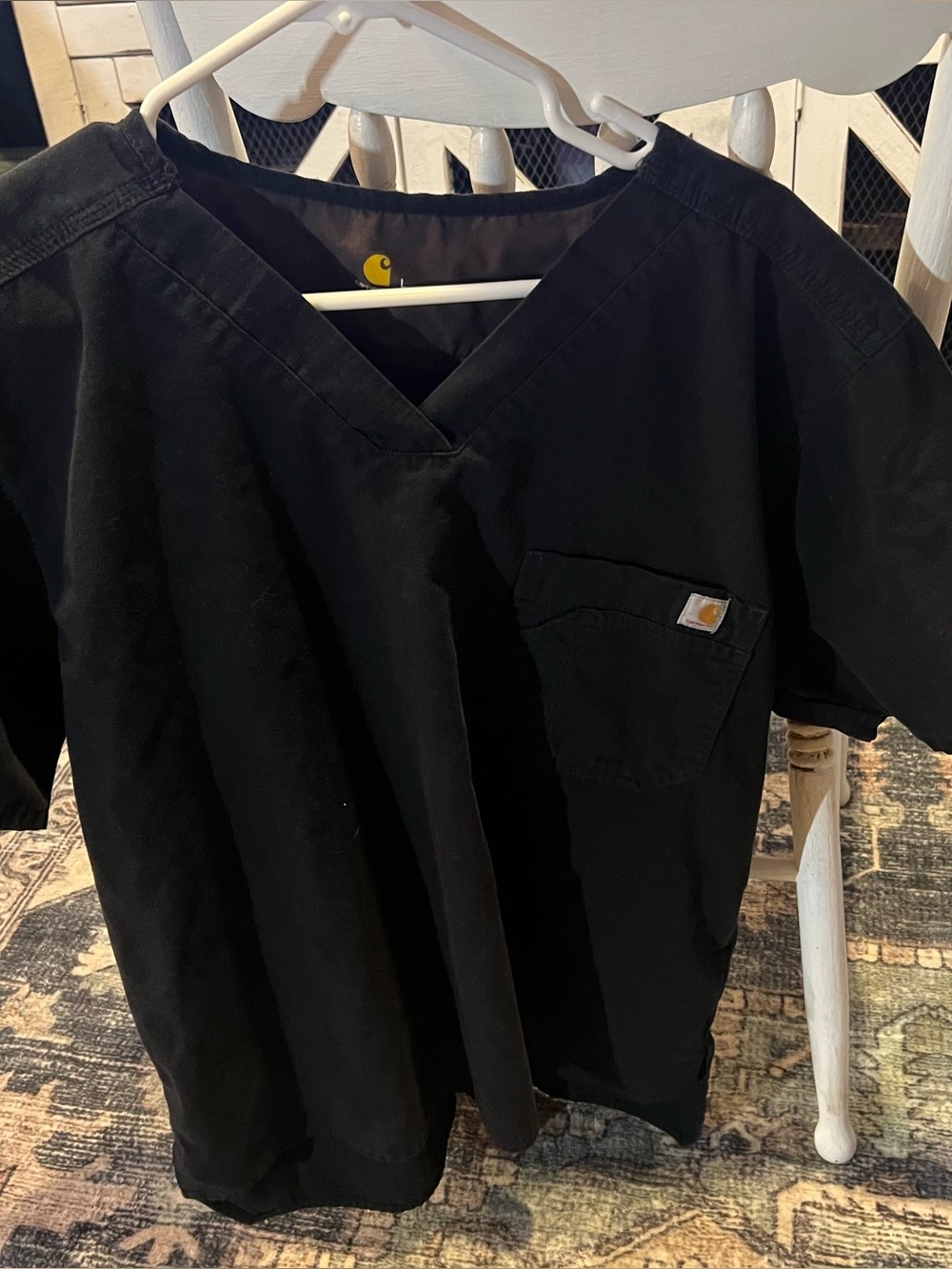 Carhartt scrub top 
Unisex style
Size XL black